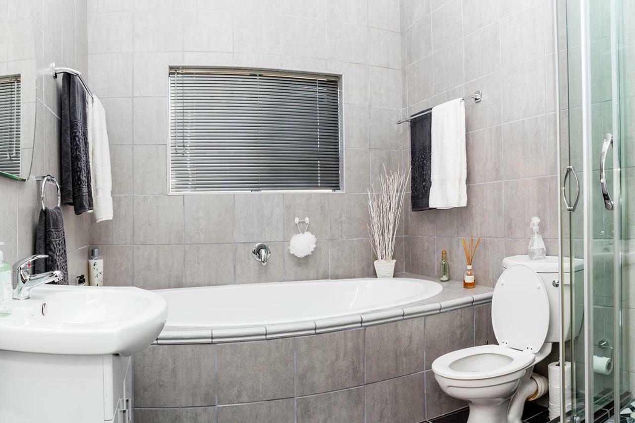 Settle Inn Self Catering Accommodation كولشستر المظهر الخارجي الصورة